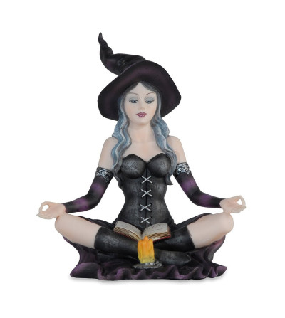 Dolly-Bruja Yoga